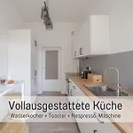 Benville - Ideal Fuer 4-6 Personen - Wlan, Waschmaschine, Parkplatz - 2 Schlafzimmer - 1 Km Zum Bahnhof - Ruhige Lage