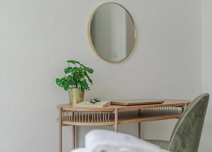 Apartment Benville Bv01 - Ideal Fuer 4-6 Personen - Wlan, Waschmaschine, Parkplatz - 2 Schlafzimmer - 1 Km Zum Bahnhof - Ruhige Lage *