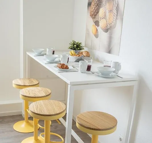 Benville Bv01 - Ideal Fuer 4-6 Personen - Wlan, Waschmaschine, Parkplatz - 2 Schlafzimmer - 1 Km Zum Bahnhof - Ruhige Lage Apartment *