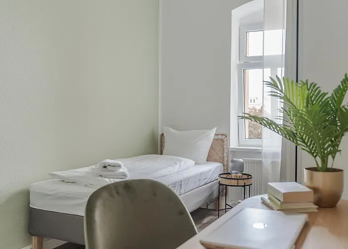 Benville Bv01 - Ideal Fuer 4-6 Personen - Wlan, Waschmaschine, Parkplatz - 2 Schlafzimmer - 1 Km Zum Bahnhof - Ruhige Lage Apartment