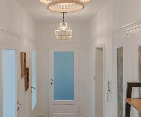 Apartment Benville Bv01 - Ideal Fuer 4-6 Personen - Wlan, Waschmaschine, Parkplatz - 2 Schlafzimmer - 1 Km Zum Bahnhof - Ruhige Lage