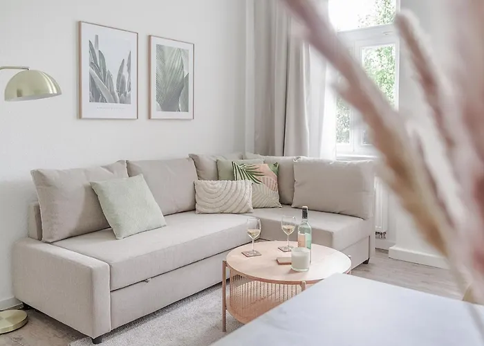 Benville Bv01 - Ideal Fuer 4-6 Personen - Wlan, Waschmaschine, Parkplatz - 2 Schlafzimmer - 1 Km Zum Bahnhof - Ruhige Lage Apartment *