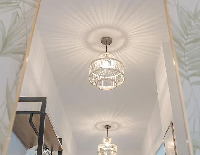 Benville Bv01 - Ideal Fuer 4-6 Personen - Wlan, Waschmaschine, Parkplatz - 2 Schlafzimmer - 1 Km Zum Bahnhof - Ruhige Lage Apartment