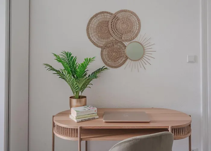 Benville Bv01 - Ideal Fuer 4-6 Personen - Wlan, Waschmaschine, Parkplatz - 2 Schlafzimmer - 1 Km Zum Bahnhof - Ruhige Lage Apartment *