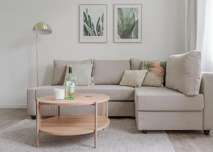 Benville Bv01 - Ideal Fuer 4-6 Personen - Wlan, Waschmaschine, Parkplatz - 2 Schlafzimmer - 1 Km Zum Bahnhof - Ruhige Lage Apartment *