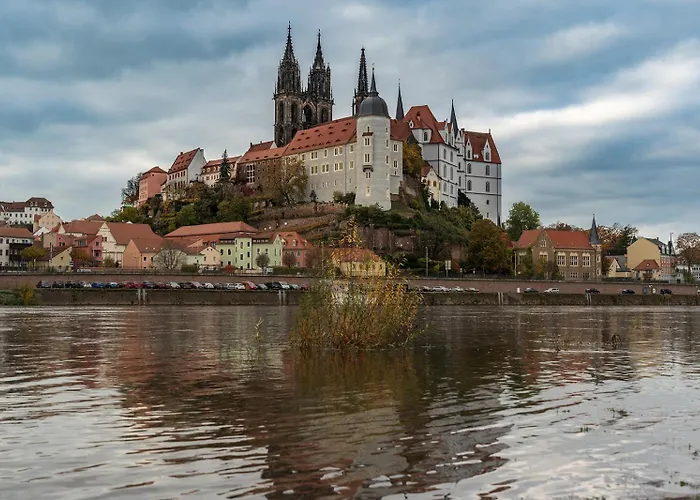 Benville Bv01 - Ideal Fuer 4-6 Personen - Wlan, Waschmaschine, Parkplatz - 2 Schlafzimmer - 1 Km Zum Bahnhof - Ruhige Lage * Meissen